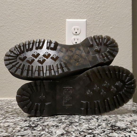 SOLD Dr. Marten White Jadon - Picture 7 of 8